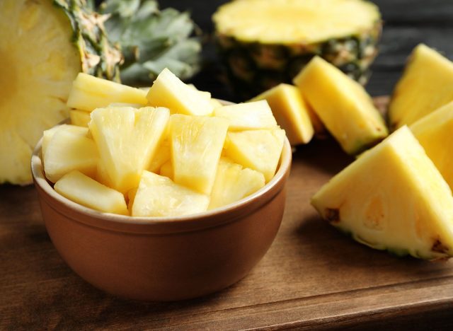 sliced ​​pineapple
